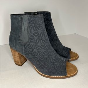 TOMS Women’s Peep Toe Bootie Floral Embossed Suede Open Toe Shoe 7.5  Preowned